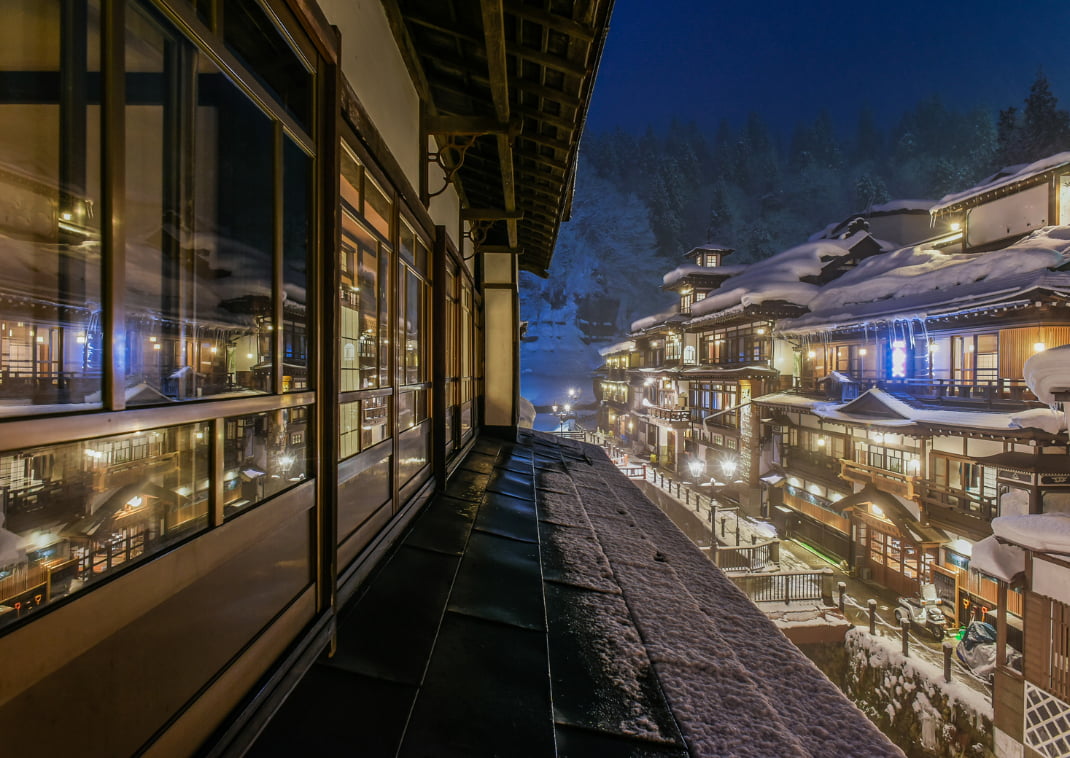 Ginzan Onsen, Aftenstemning og sne i den berømte kurby, Obanazawa, Yamagata , Japan
