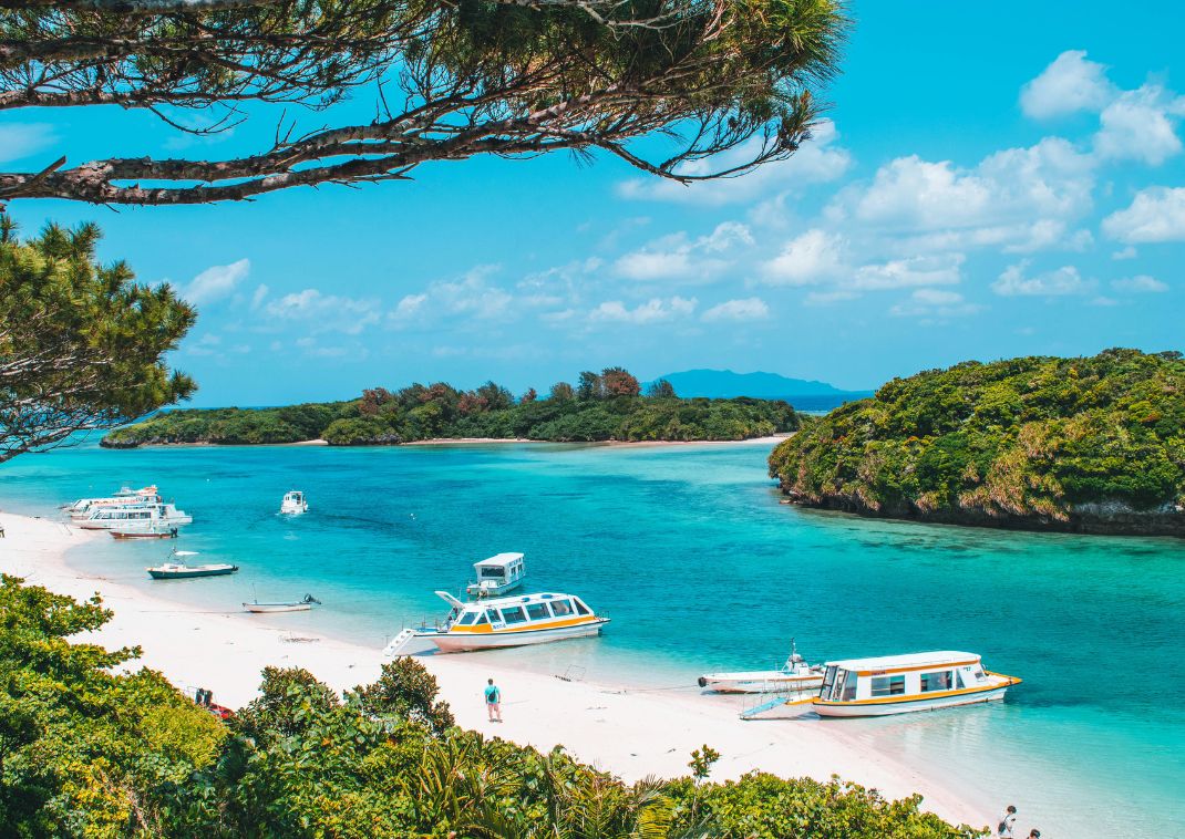 : Kabira Bay på nordkysten af Ishigaki Island