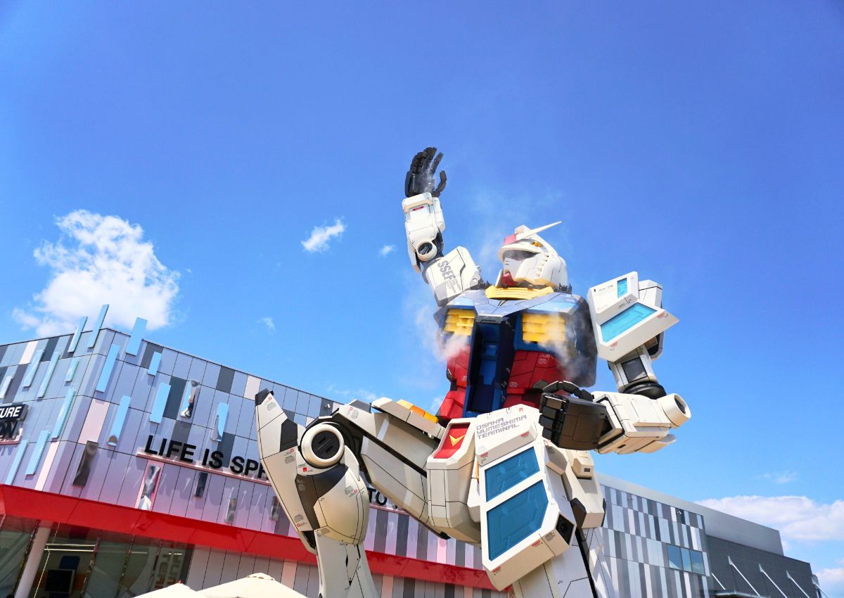 Gundam-statue ved Gundam Next Future Pavillon, Osaka