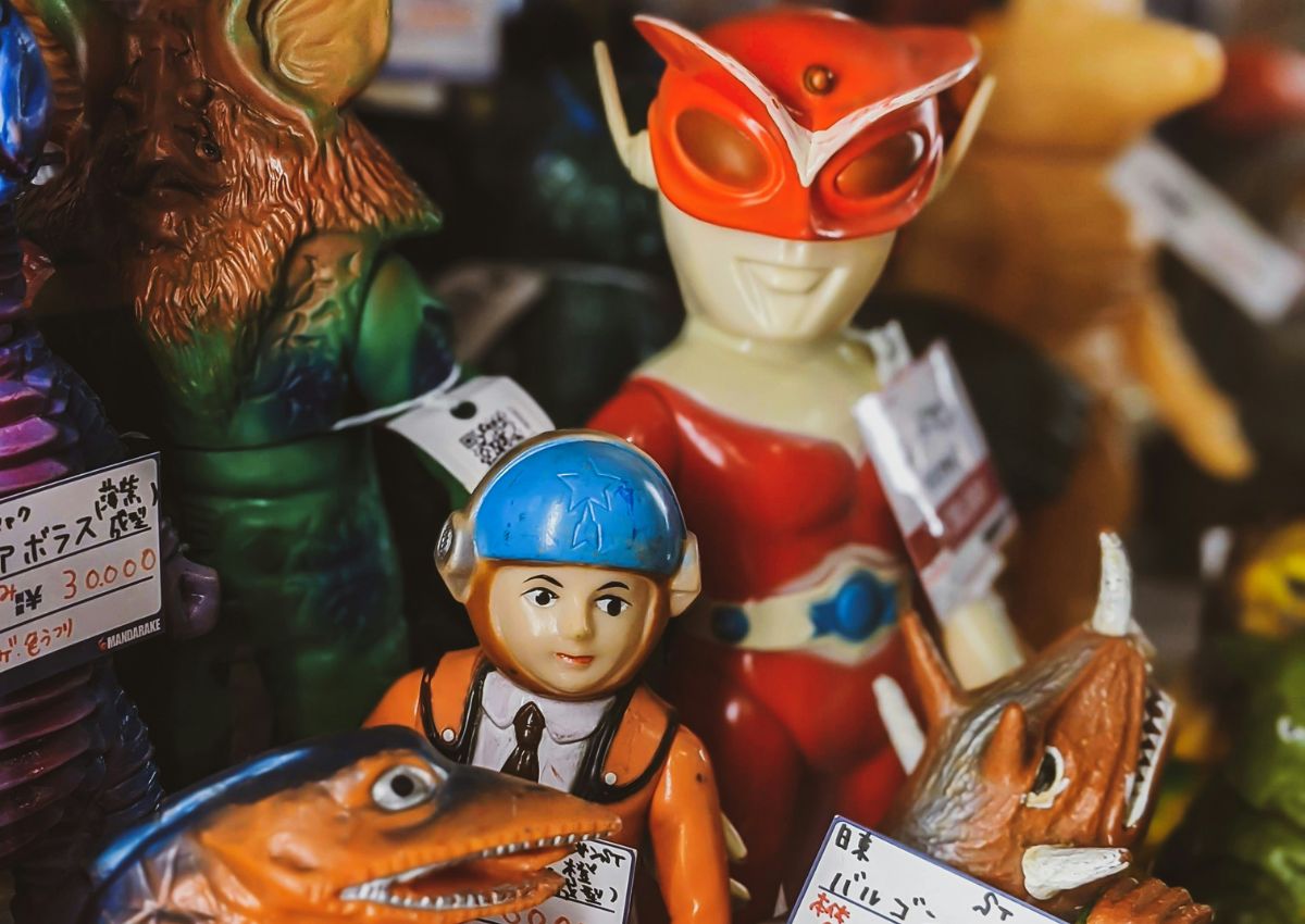 Samlefigurer i en secondhandbutik i Japan