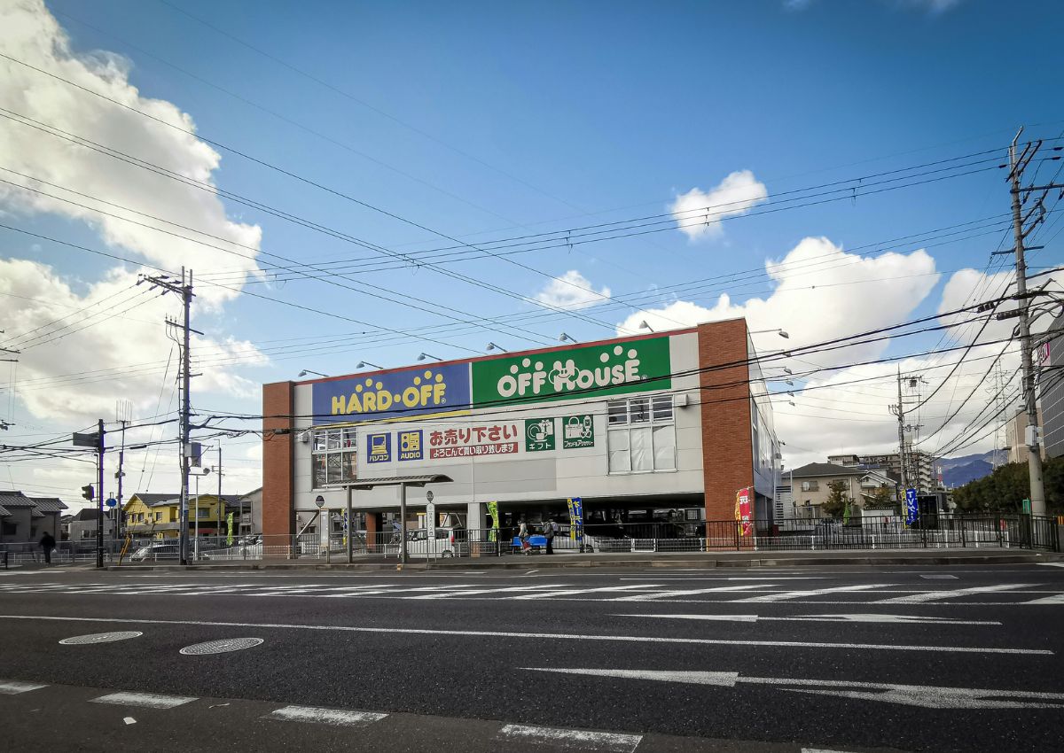 Secondhandbutik med boligartikler i Japan