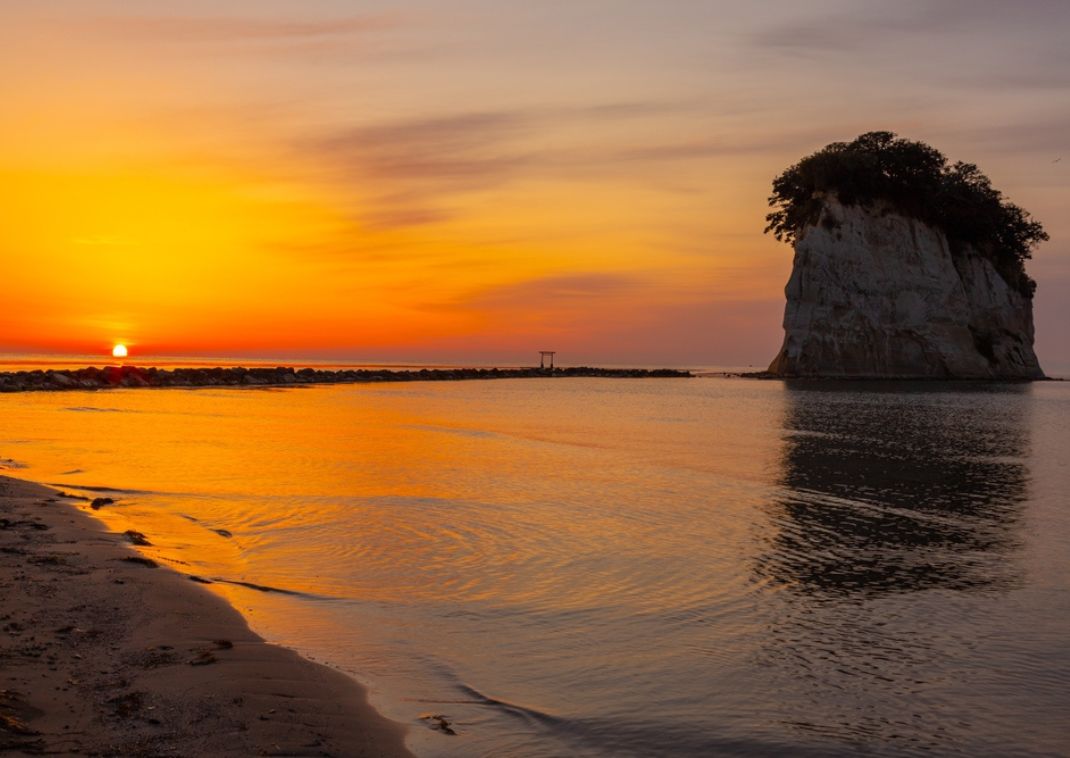 Havet ved solnedgang over Noto-halvøen, Ishikawa, Japan