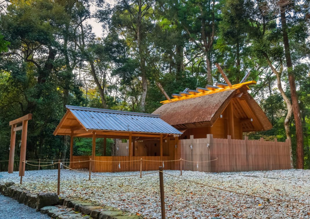  En af de mange helligdomme I Ise, Japan