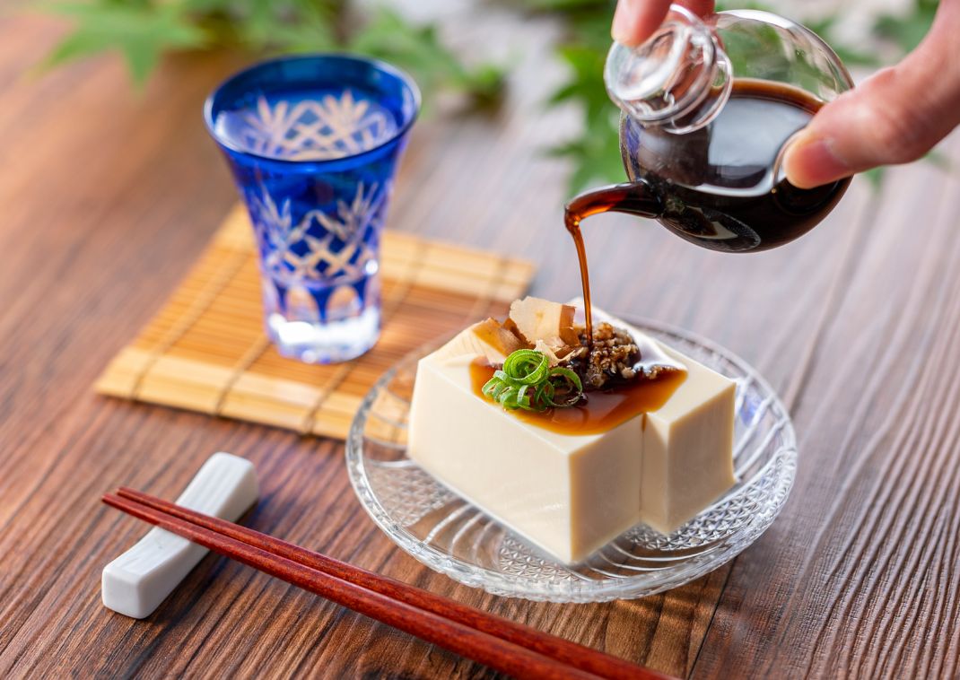 Hiyayakko, kølet tofu ret, Japan