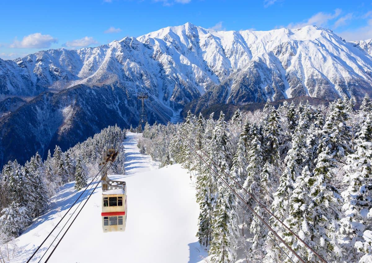Shin-Hotaka svævebanen på Mt Hotaka om vinteren, Nagano