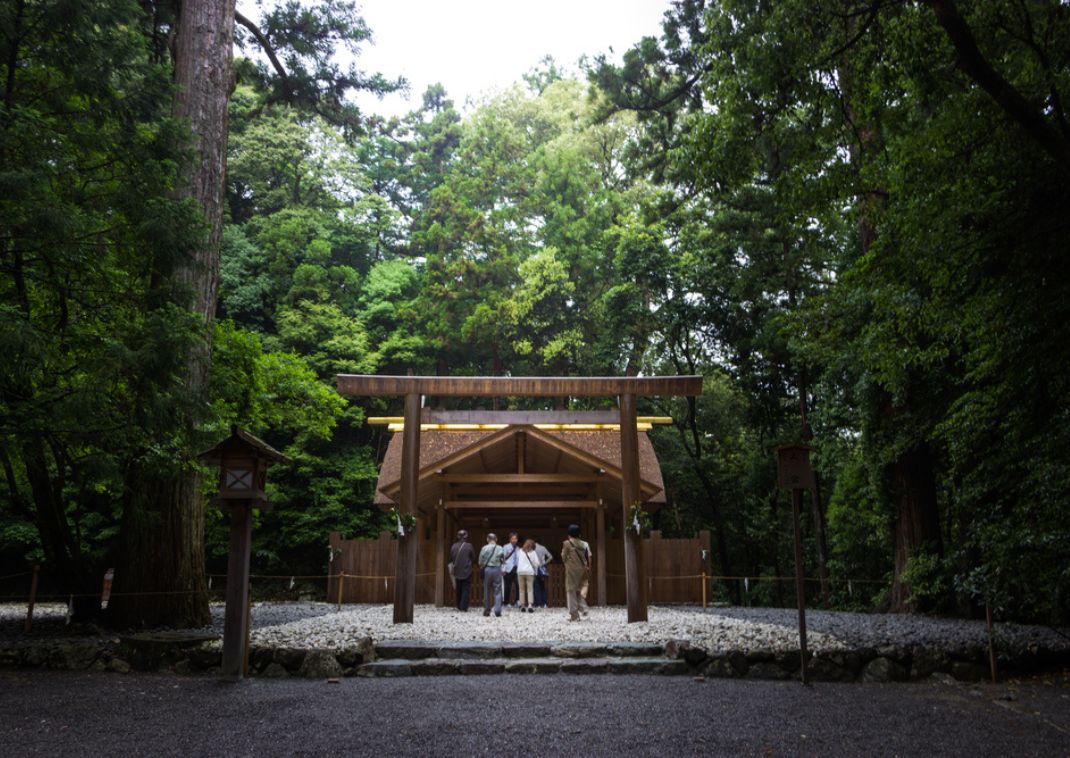  En af de mange helligdomme I Ise, Japan