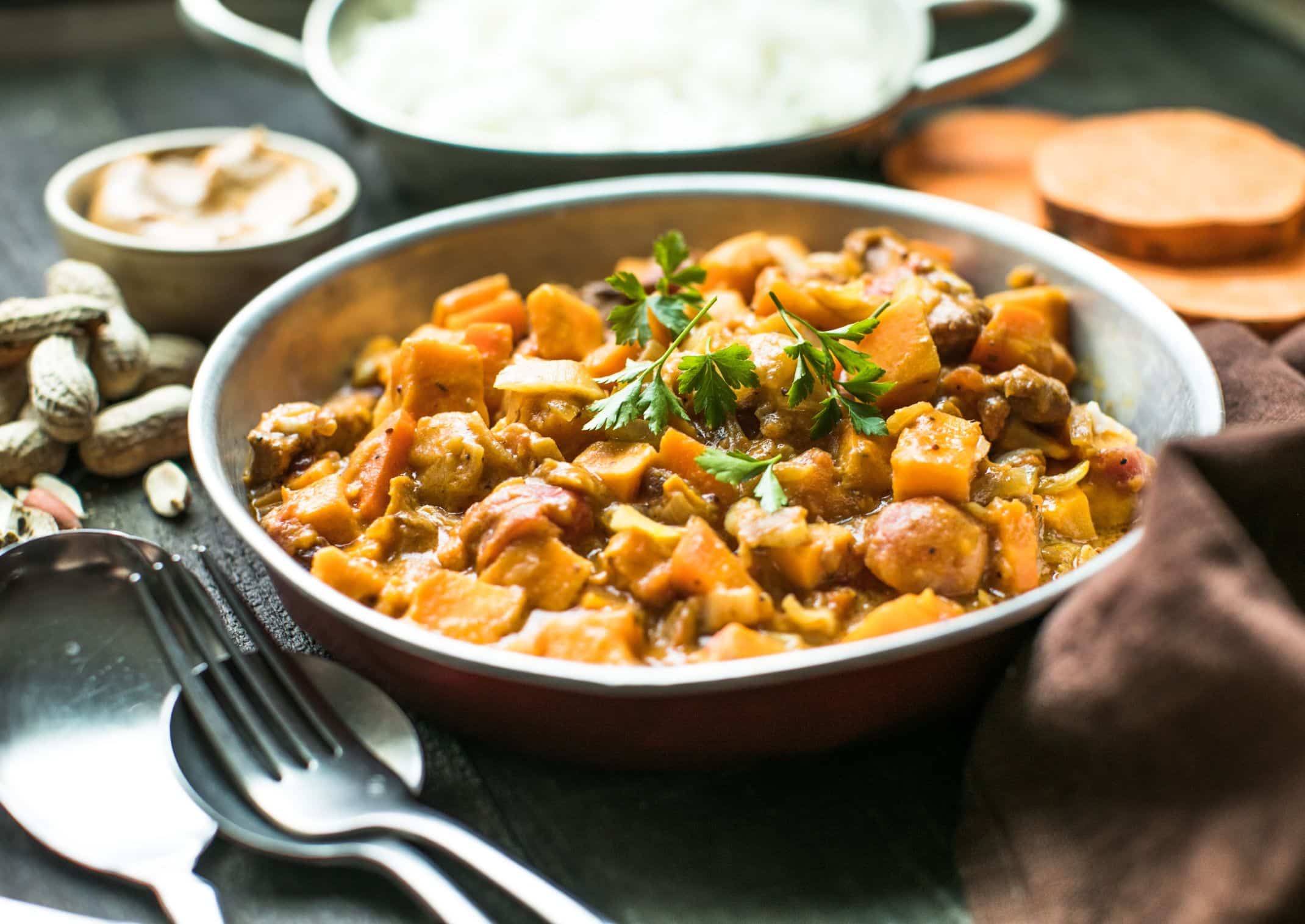  Nigeriansk okrasuppe med yam og ris