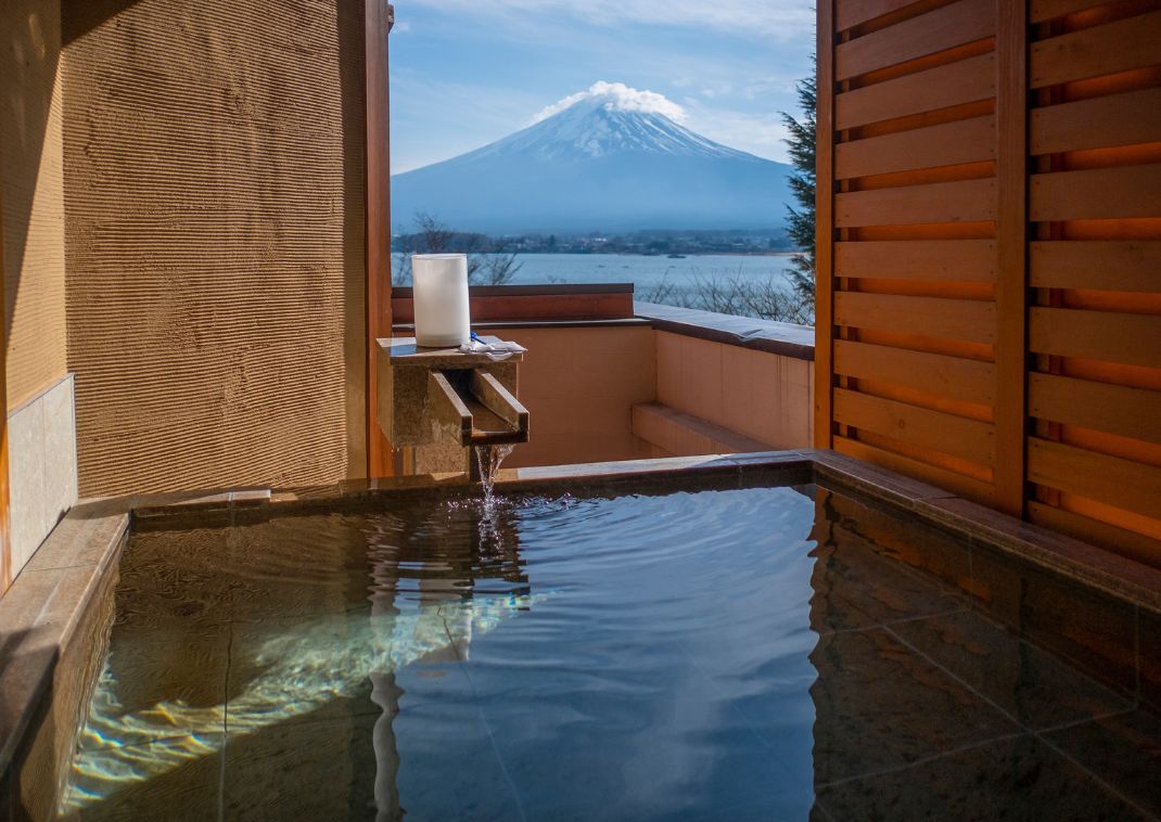 Privat bad med udsigt til Mt. Fuji, Japan