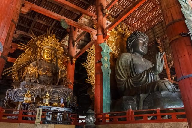 Tōdai-ji templet og den store Buddha i Nara