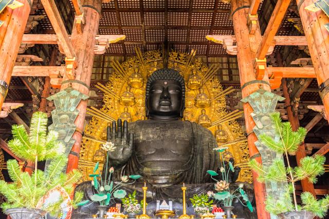Den store Buddha (Daibutsu-Den) ved Todai-ji templet i Nara  
