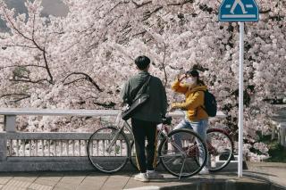 Par med cykler i Kyoto