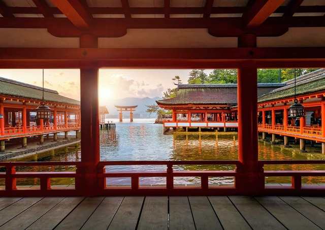 Itsukushima helligdommen ved lavvande