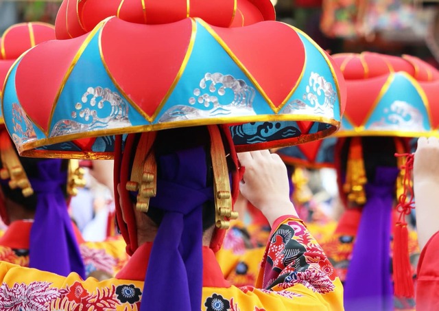 Okinawas traditionelle folkedragter