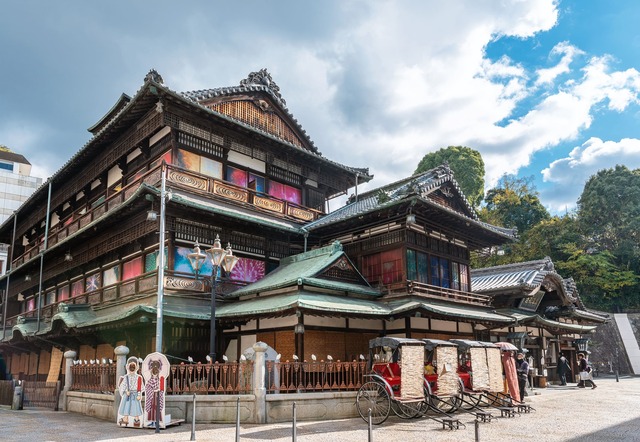 Den berømte hovedbygning ved Dogo Onsen, Matsuyama