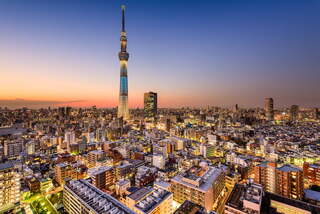 Tokyos aftenudsigt med Tokyo Skytree