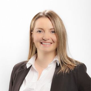 Simona Slavova Kisimova, Rejsekonsulent