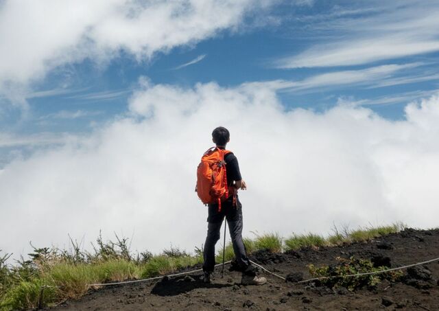 Trekking op ad Yotei-bjerget
