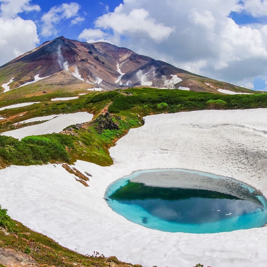 Sugatami-søen ved foden af Asahidake i Daisetsuzan National Park på Hokkaido