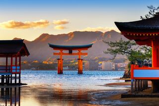 Den berømte “flydende” torii-port på Miyajima ved Hiroshima 