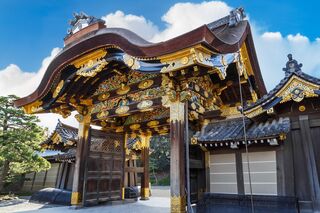 Hovedporten til Nijo-slottet i Kyoto 