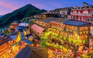 De gamle gader og natmarkedet i Jiufen 