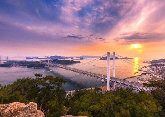 Shimanami Kaido broen, der forbinder Shikoku og Honshu