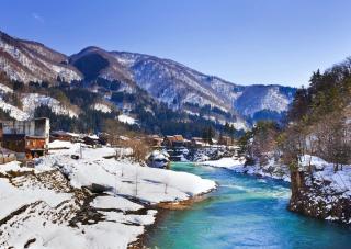 Shogawa floden om vinteren