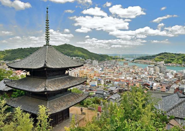 Ten'neiji-templet med udsigt over Onomichi