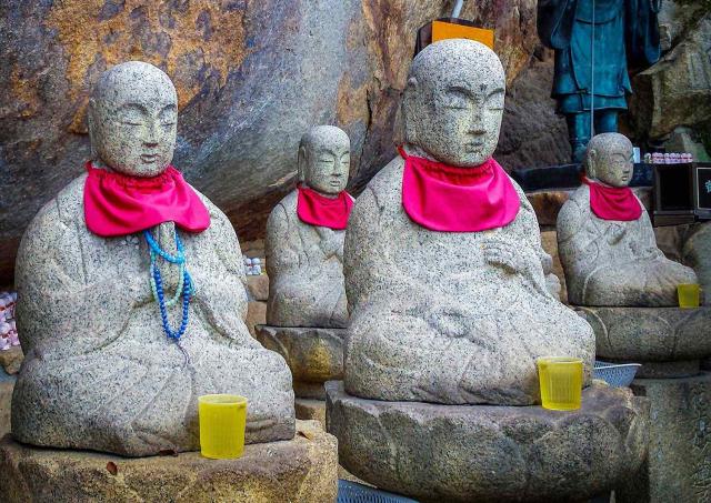 Jizo statuer i Saigoji templet