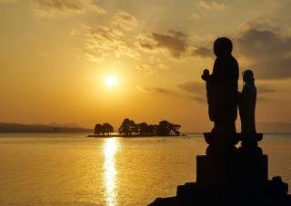 Solnedgang på øen Yomegahama
