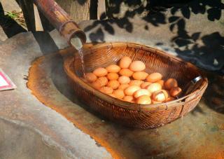 Onsen tamago, æg kogt i varme kilder