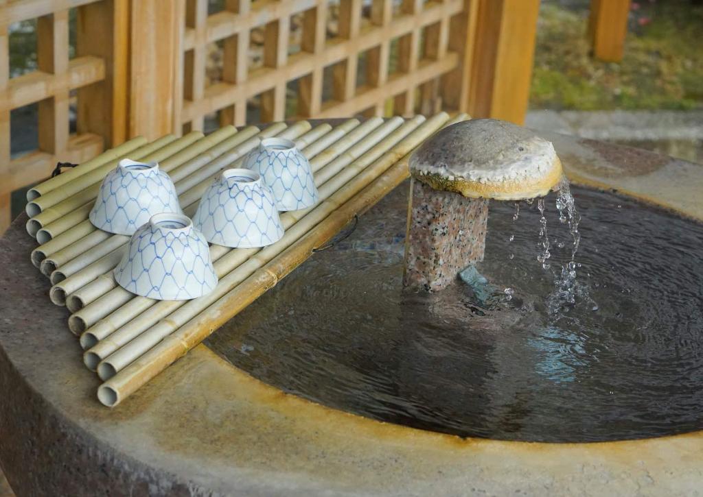 Varme kilder med drikkevand i Kinosaki Japan