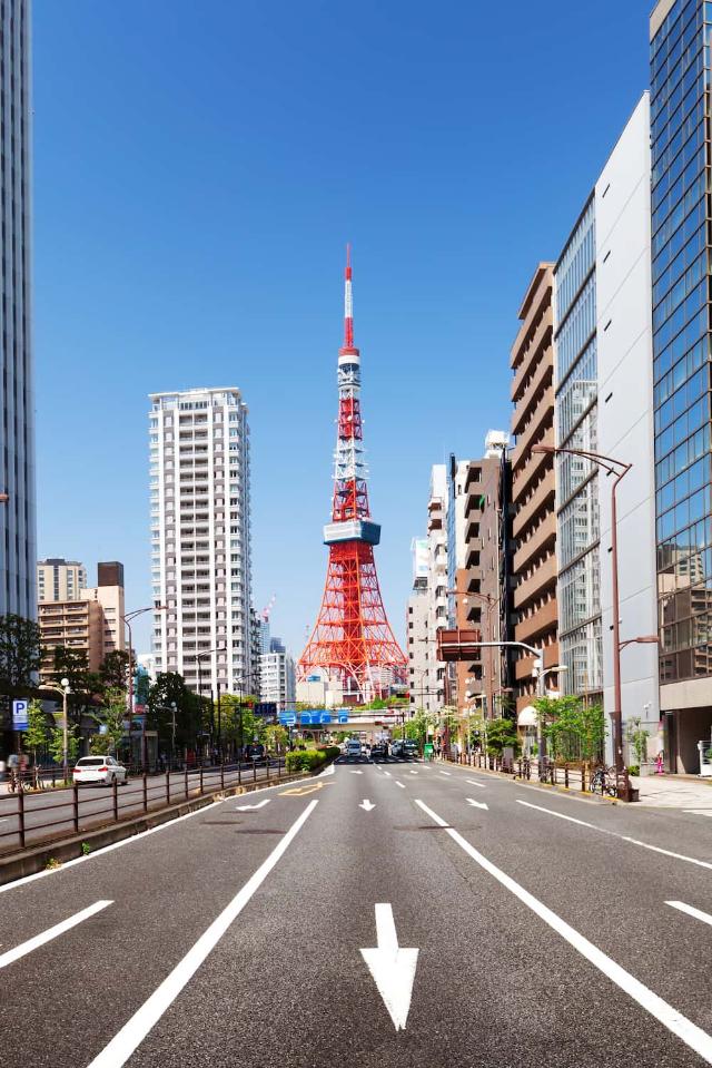 Vej fra Tokyo Tower i Shiba Koen, Minato, Tokyo, Japan