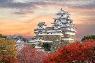 Himeji-borgen om efteråret